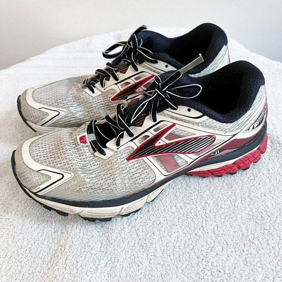 Brooks Revenna Men's White Red Running Shoe Sneaker Sz 9 / 42.5- 1101861D146 - Picture 6 of 13